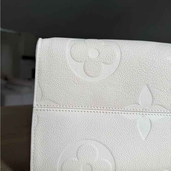 FLAWLESS Louis Vuitton On the Go GM Cream Empreinte Leather - Picture 11 of 15
